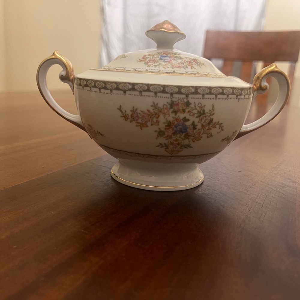 Noritake Blue Dawn Sugar Bowl & Lid - Picture 1 of 3